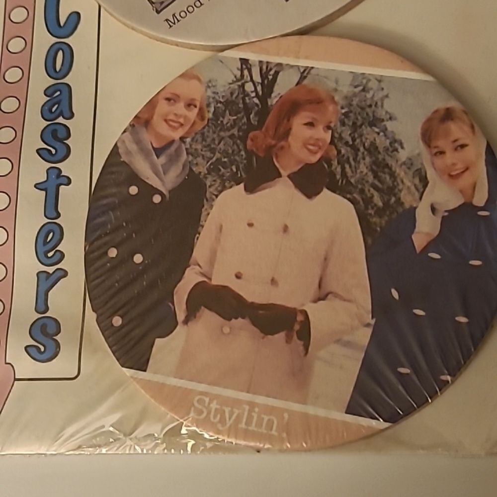 Vintage Style Coaster Set - Picture 4 of 8
